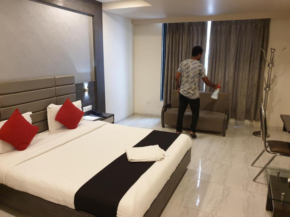 Hotel Unity 阿穆达巴 外观 照片