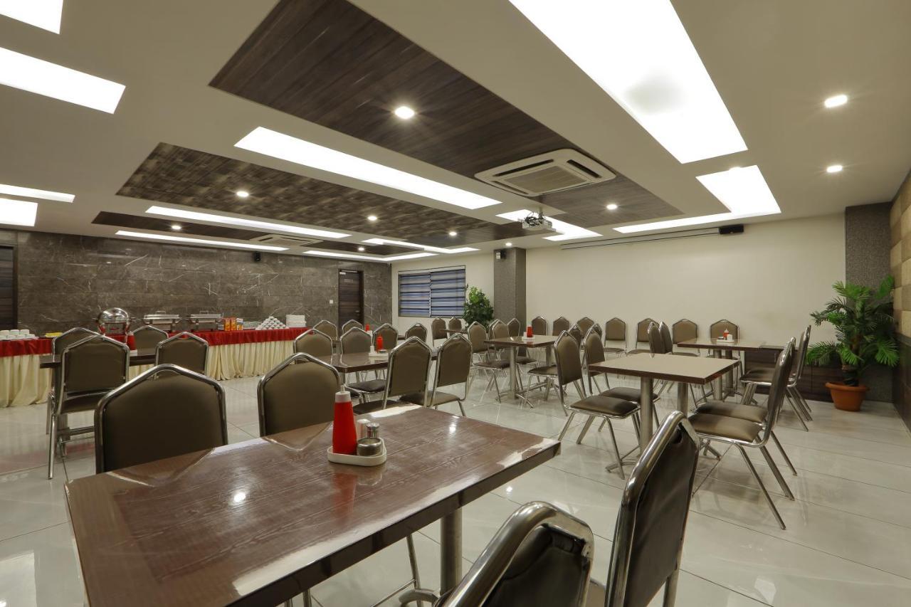 Hotel Unity 阿穆达巴 外观 照片