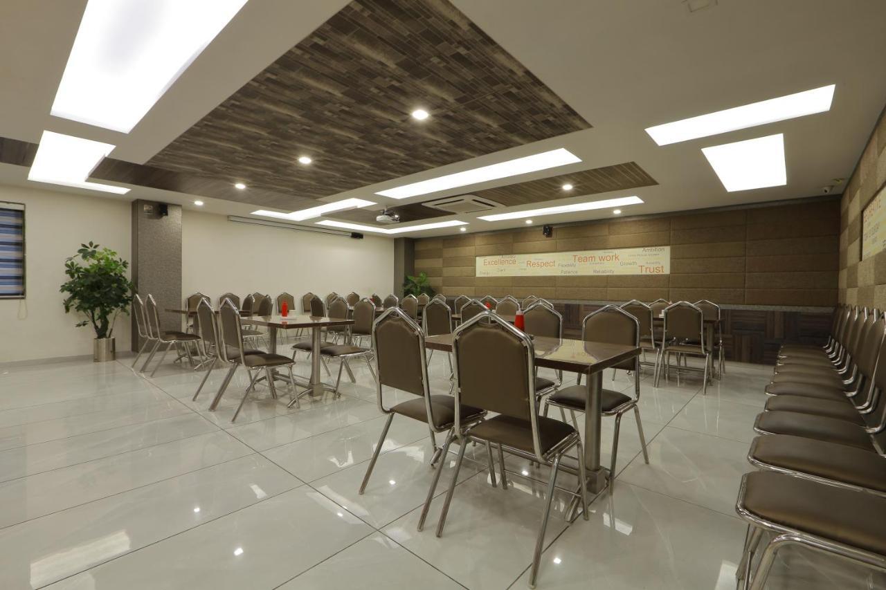 Hotel Unity 阿穆达巴 外观 照片